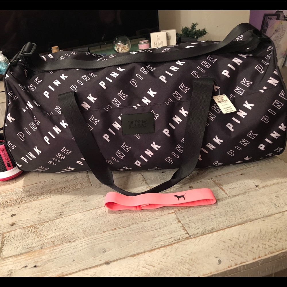 Pink extra large gym duffel bag w/free gift!
